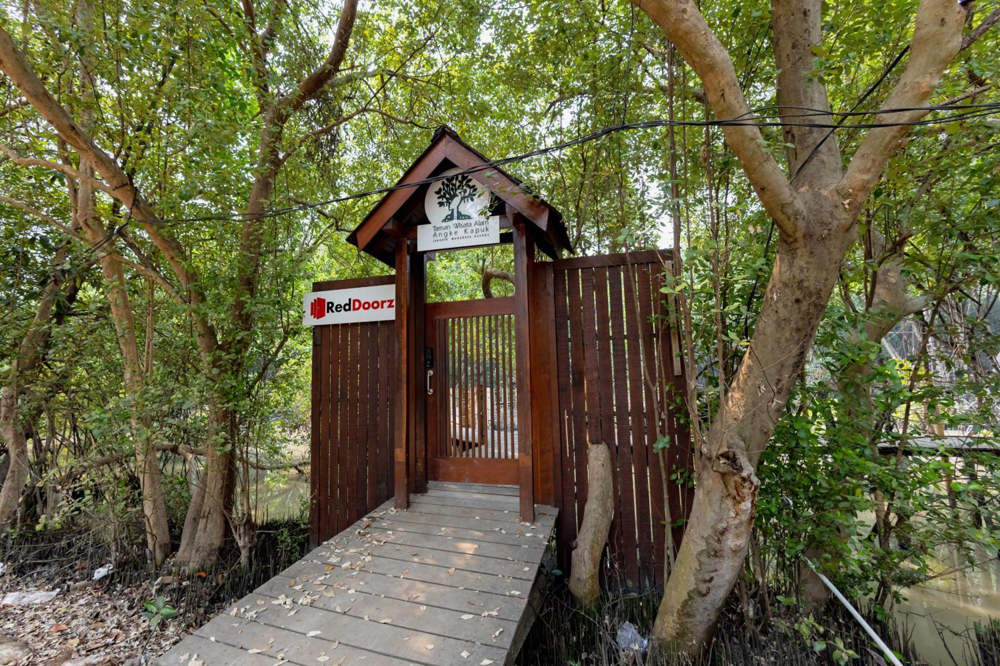 Maison d'hôtes Reddoorz @ Taman Wisata Mangrove Jakarta