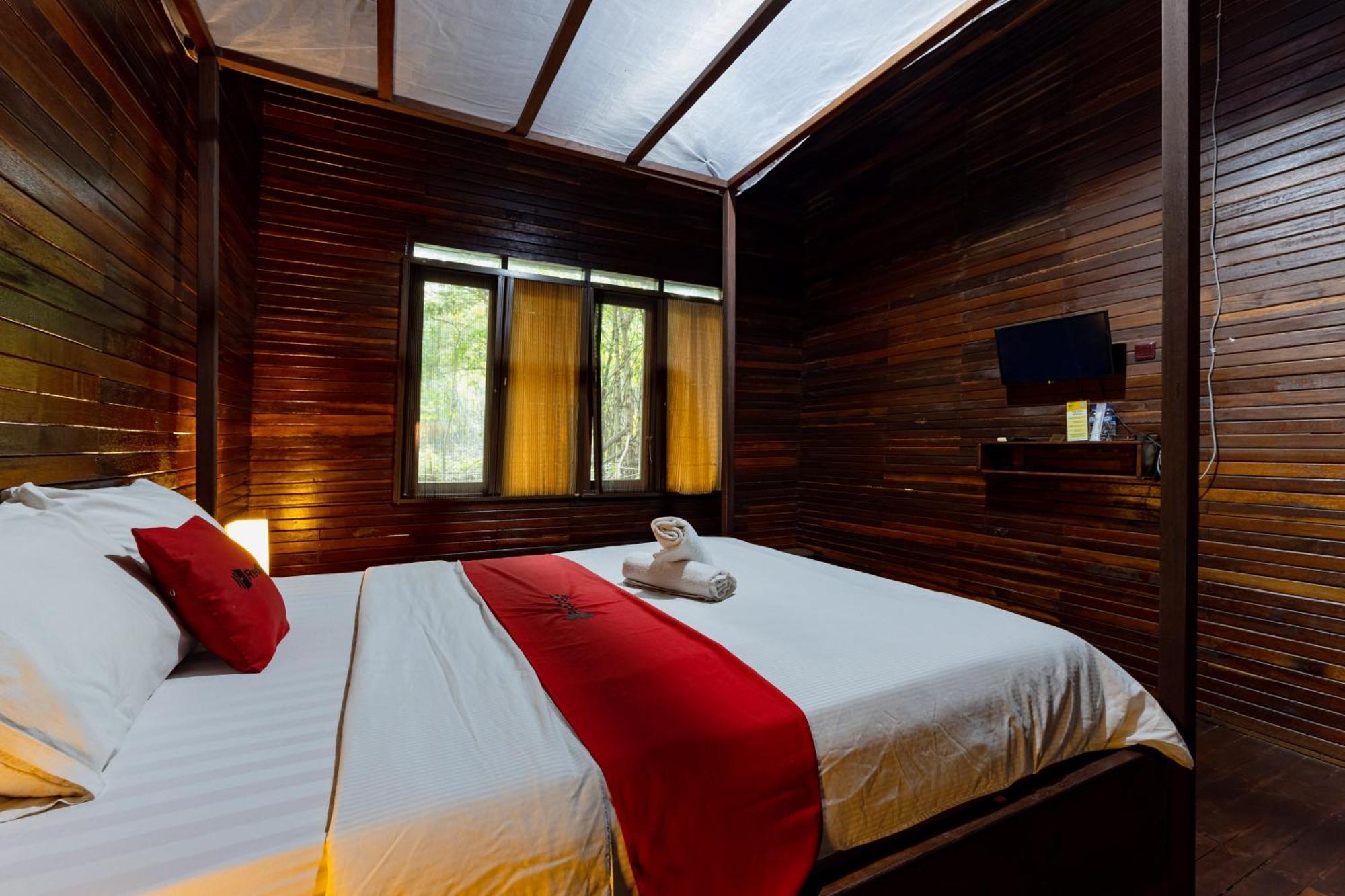 Reddoorz @ Taman Wisata Mangrove 2*